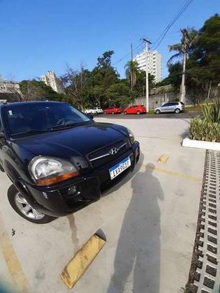 HYUNDAI TUCSON 2.0 MPFI GLS 16V 143CV 2WD FLEX 4P AUTOMÁTICO HYUNDAI TUCSON 2.0 MPFI GLS 16V 143CV 2WD FLEX 4P AUTOMÁTICO